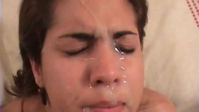 I-brunette enhle yesiLatini inocansi olunzima